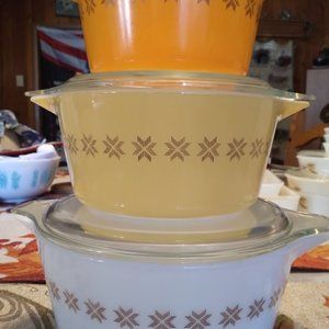 Vintage rare Pyrex 6 piece  casserole set in Town and Country pattern